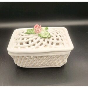 VIntage Savoir‎ Vivre porcelain open-weave rectangular lidded box Lattice Design